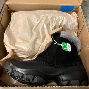 Columbia sierra summette shorty waterproof boot